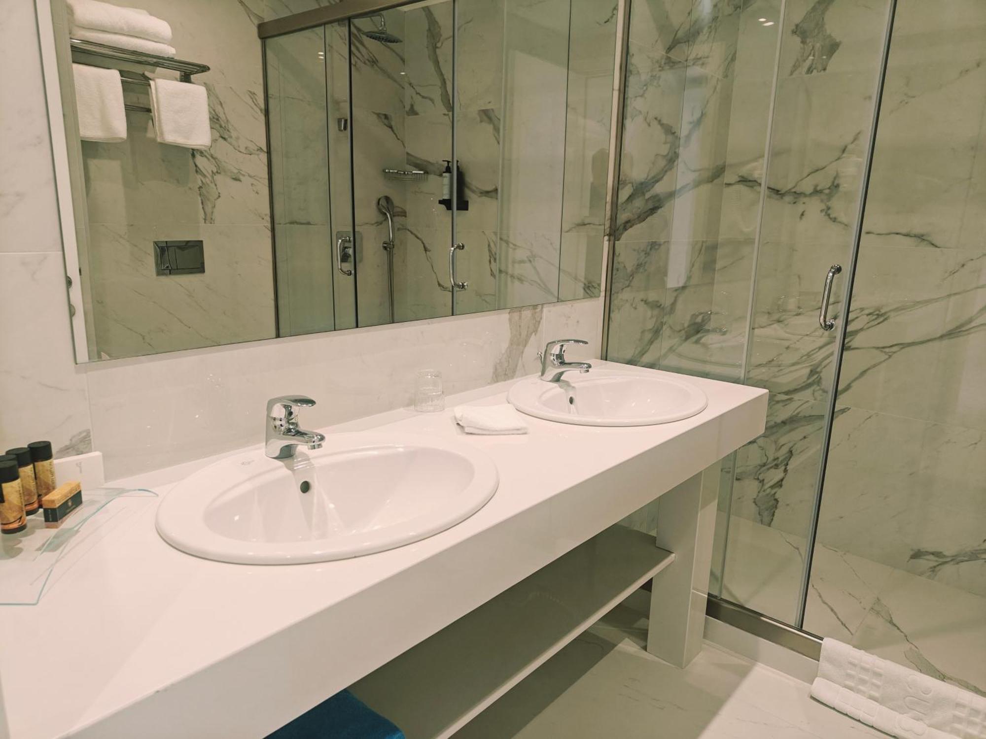 Ibiscus Hotell 4*